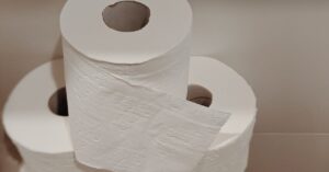 découvrez des astuces pratiques et créatives pour organiser votre salle de bain. transformez cet espace en un lieu fonctionnel et accueillant grâce à nos conseils sur le rangement, l'optimisation des espaces et la décoration.