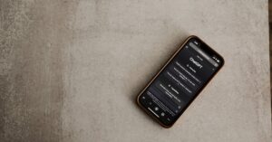 découvrez le monde fascinant des chatbots, ces assistants virtuels intelligents qui révolutionnent la communication en ligne. apprenez comment ils améliorent l'expérience utilisateur, optimisent le service client et transforment les interactions sur les sites web et les applications.
