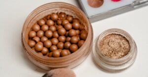découvrez des astuces et des conseils pratiques pour une organisation optimale de votre maquillage. transformez votre espace et gardez vos produits beauté à portée de main grâce à nos idées innovantes d'organisation.