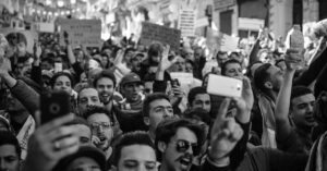 découvrez comment les assistants vocaux transforment notre quotidien, facilitant nos tâches et rendant la technologie accessible grâce à des commandes vocales intuitives.